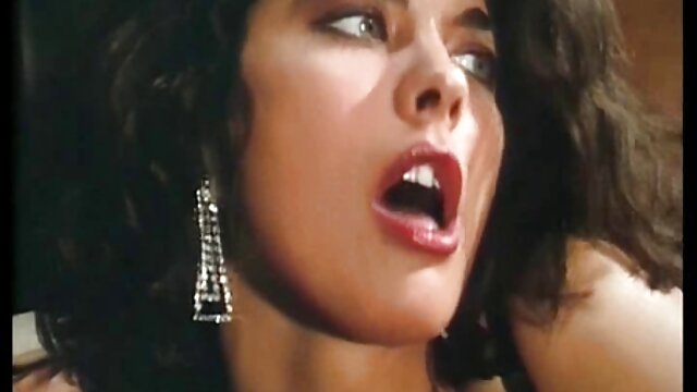 Tuổi teen Đối tượng phim han xxx hấp dẫn đập qua một cũ đen vòi nước