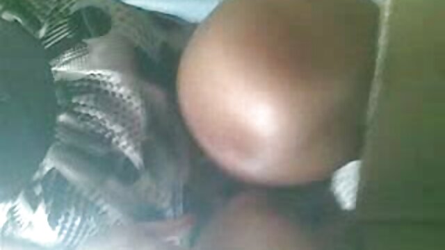 Lớn tit trẻ tóc vàng hậu môn gái hàn xxx đĩ fucks một dildo, sau đó được đôi thâm nhập