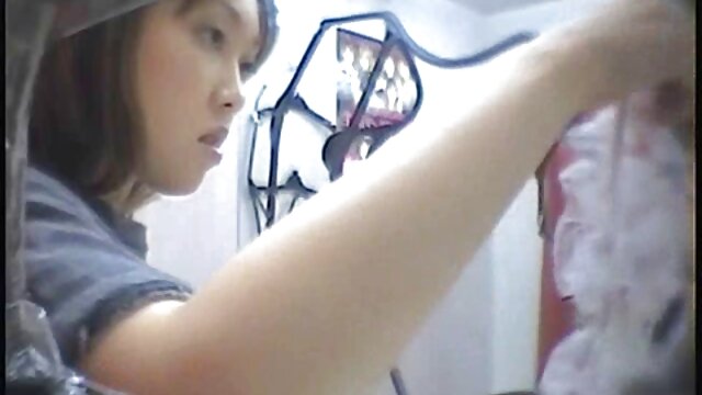 Nicole gai xinh han quoc xxx và Dwayne trong hành động