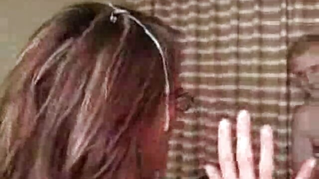 Vuốt ve xxx hàn và bú